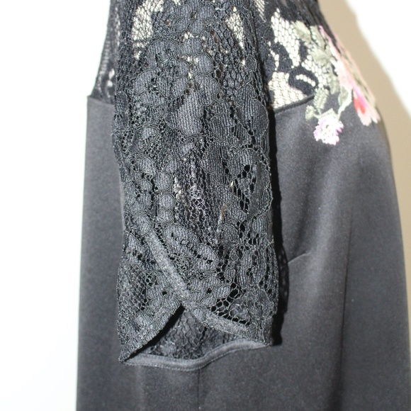 Lux II, lace and embroidered dress Large C1 - Picture 5 of 10